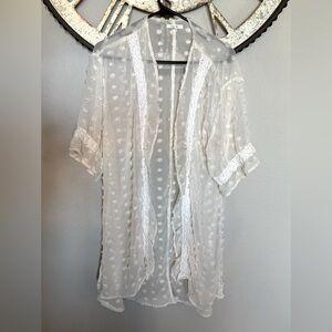 Off white / beige kimono Maurice’s brand. Size XL.